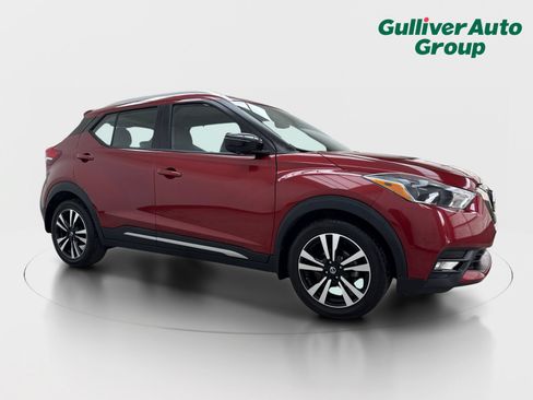 Used 2018 Nissan Kicks SR FWD image 12