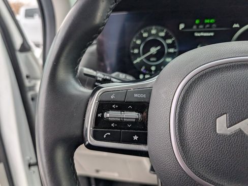 Used 2024 Kia Carnival SX image 11