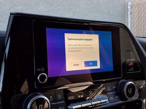 Certified 2023 Toyota Highlander LE image 8