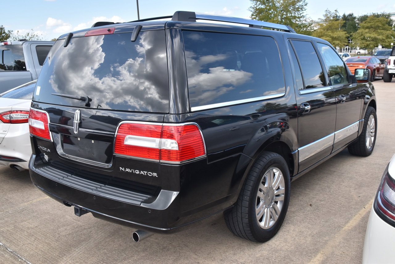 Used 2014 Lincoln Navigator L 2WD image 6
