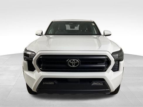Used 2025 Toyota Tacoma SR5 AWD/4WD image 3