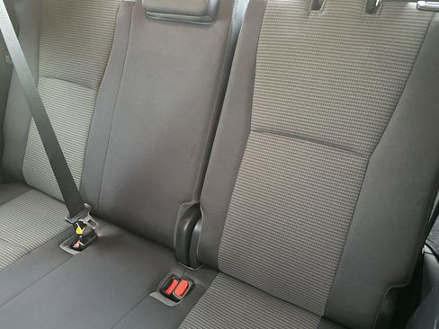 Used 2023 Toyota Highlander L image 12