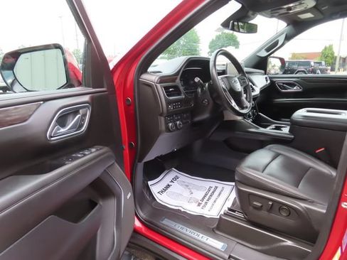 Used 2024 Chevrolet Tahoe Z71 w/ Z71 Off-Road Package AWD/4WD image 17