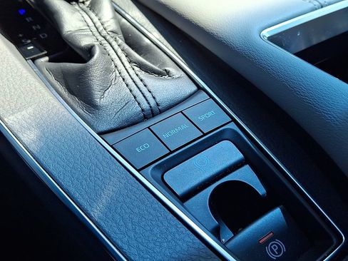 Used 2020 Toyota Avalon XLE w/ Moonroof Package FWD image 24