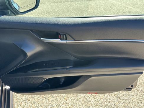 Used 2024 Toyota Camry SE image 41