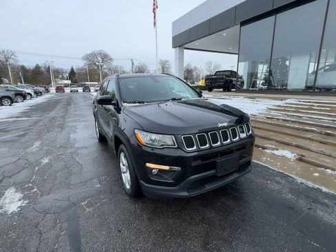 Used 2018 Jeep Compass Latitude w/ Popular Equipment Group image 2