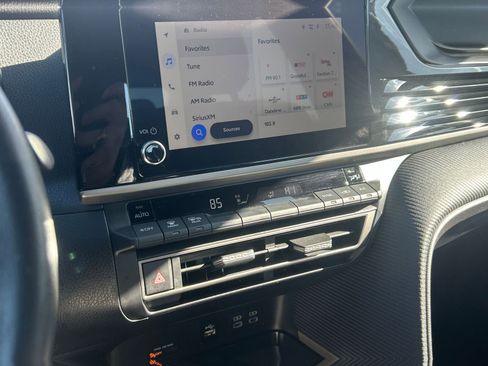 Used 2025 Toyota Camry LE image 17