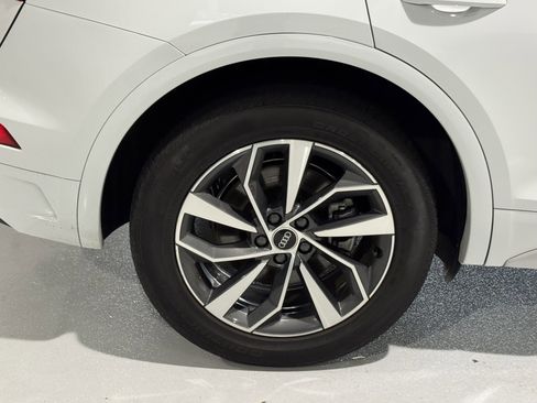Used 2021 Audi Q5 Premium Plus w/ Premium Plus Package image 43