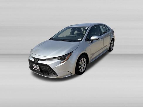 Used 2022 Toyota Corolla LE FWD image 11