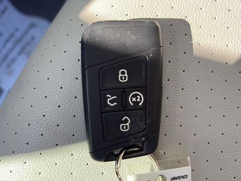 Used 2019 Volkswagen Jetta R-Line w/ R-Line Cold Weather Package FWD image 31