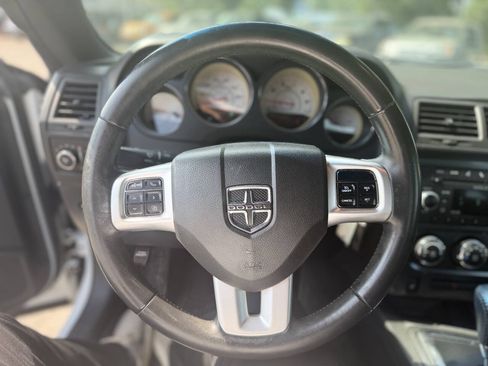 Used 2011 Dodge Challenger RWD image 13