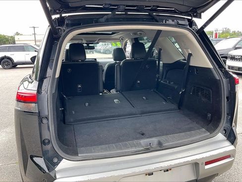 Used 2022 Nissan Pathfinder SL w/ SL Premium Package AWD/4WD image 38