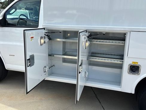 New 2025 Chevrolet Express 3500 w/ Power Convenience Package image 18