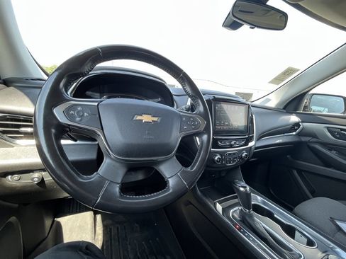 Used 2019 Chevrolet Traverse LT image 10