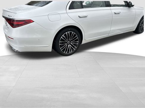 Used 2025 Mercedes-Benz S 500 4MATIC image 5