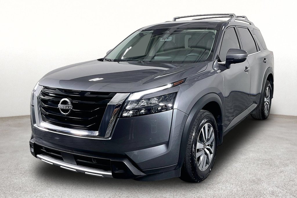 Used 2025 Nissan Pathfinder SL AWD/4WD image 13