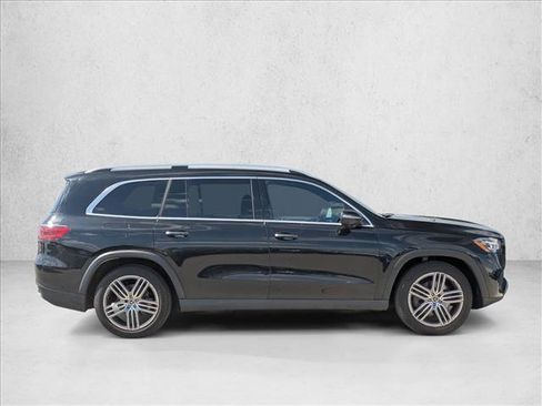 Used 2025 Mercedes-Benz GLS 450 4MATIC image 4