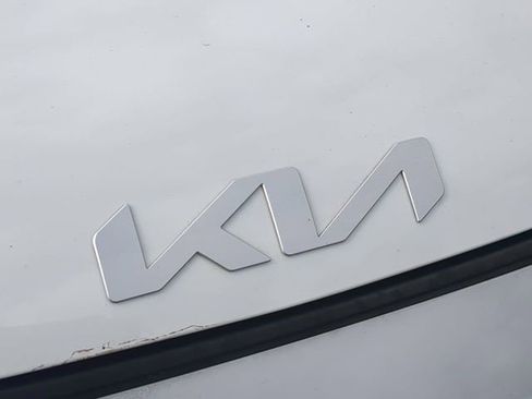 Used 2024 Kia Sportage LX image 13