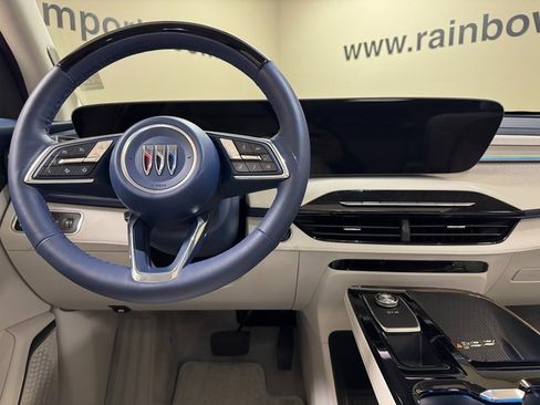 Used 2025 Buick Enclave Avenir w/ Super Cruise Package image 9