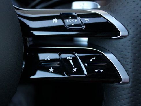 New 2025 Mercedes-Benz GLC 300 4MATIC image 11