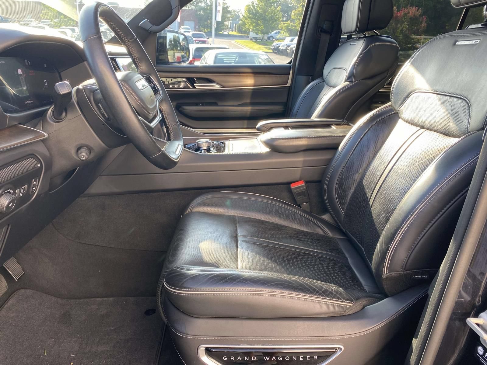 Used 2023 Jeep Grand Wagoneer L Series II AWD/4WD image 16