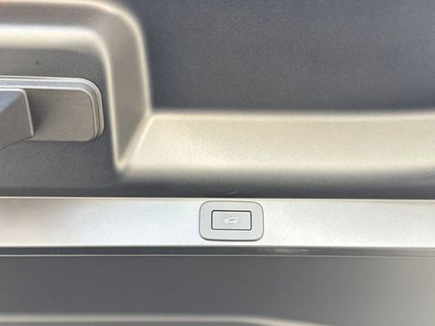 New 2025 Land Rover Range Rover SE image 14