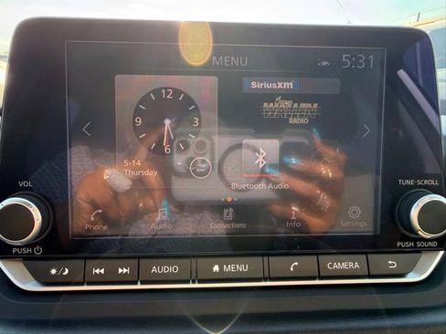 Used 2023 Nissan Rogue SV FWD image 29