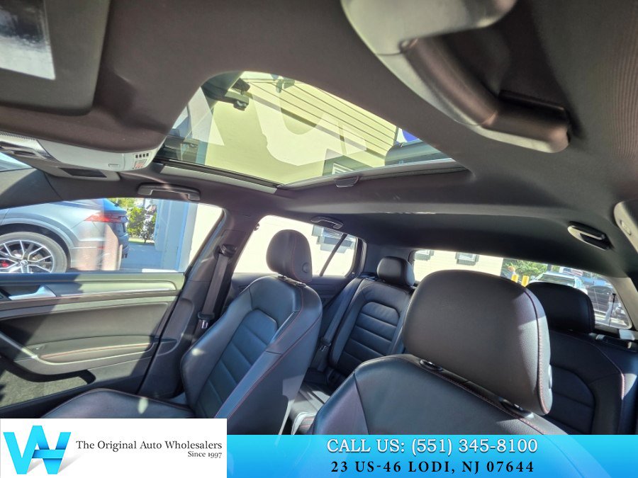 Used 2021 Volkswagen GTI SE FWD image 10