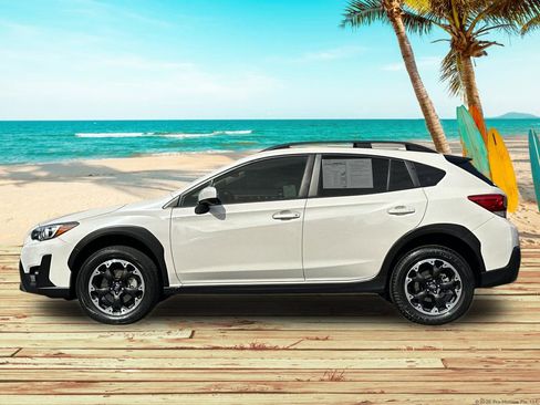 Used 2023 Subaru Crosstrek 2.0i Premium image 2