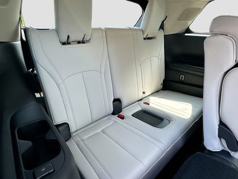 Used 2027 INFINITI QX60 Pure w/ Cargo Package FWD image 29