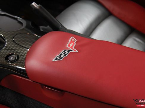 Used 2007 Chevrolet Corvette Z06 w/ Preferred Equipment Group RWD image 17