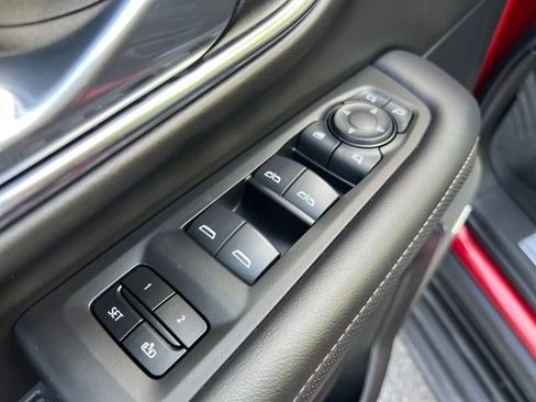 Certified 2024 GMC Yukon XL SLT w/ SLT Luxury Package image 13