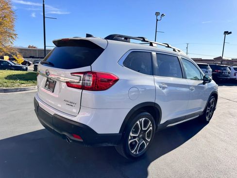 Used 2024 Subaru Ascent Limited AWD/4WD image 3