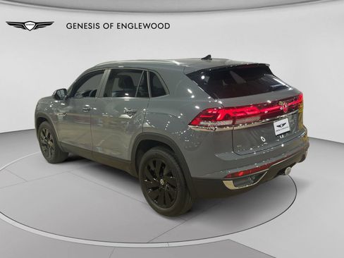 Used 2024 Volkswagen Atlas Cross Sport SE AWD/4WD image 10