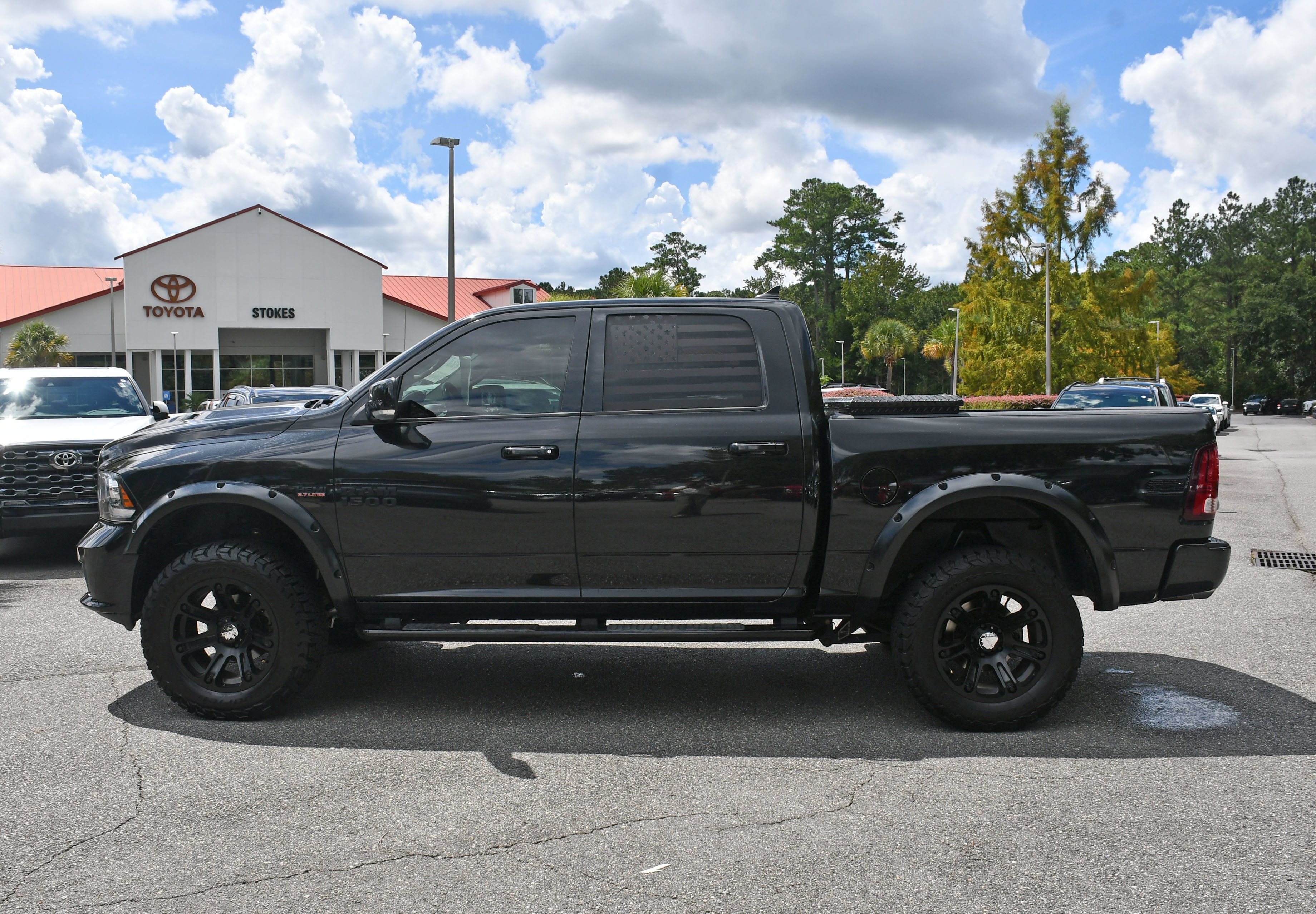 Used 2017 RAM 1500 Sport w/ Convenience Group AWD/4WD image 2