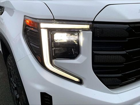 Used 2024 GMC Sierra 1500 Elevation w/ X31 Off-Road Package AWD/4WD image 30