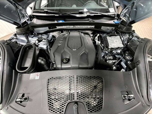 New 2026 Porsche Macan image 35