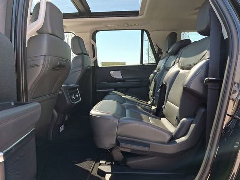 Used 2025 Ford Expedition Max Active AWD/4WD image 10