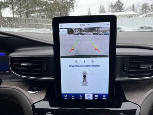 Used 2023 Ford Explorer Platinum w/ Technology Package image 26