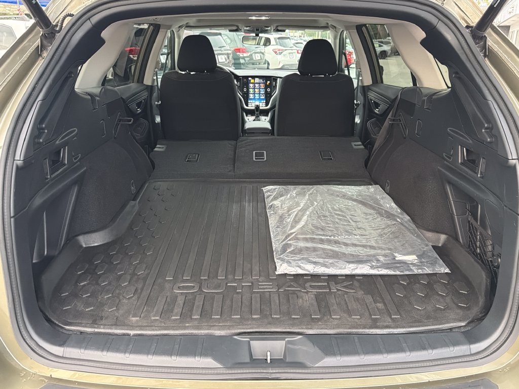 Used 2024 Subaru Outback Premium AWD/4WD image 29