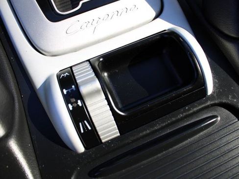 Used 2005 Porsche Cayenne S image 17