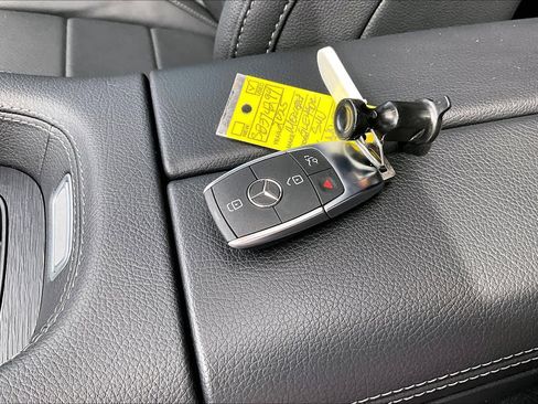 Used 2025 Mercedes-Benz GLE 450e 4MATIC image 15