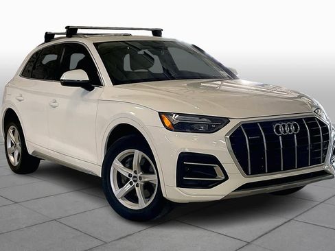 Used 2023 Audi Q5 2.0T Premium w/ Convenience Package image 3