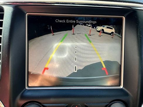 Used 2015 Jeep Grand Cherokee Limited image 18