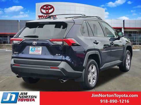 Used 2025 Toyota RAV4 XLE w/ Convenience Package FWD image 6