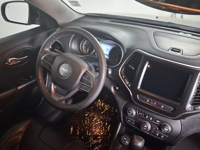 Used 2022 Jeep Cherokee Latitude Lux w/ Mopar Interior Package AWD/4WD image 16