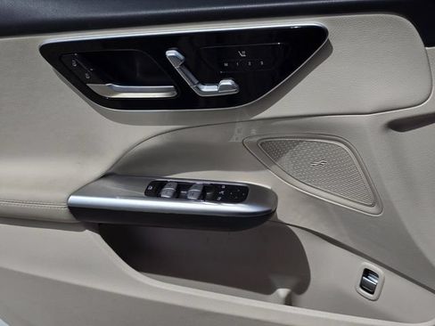 Used 2025 Mercedes-Benz C 300 Sedan image 25