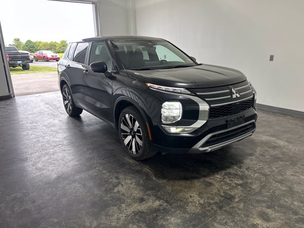 Used 2025 Mitsubishi Outlander SE FWD image 5