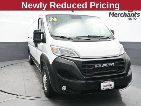 Used 2024 RAM ProMaster 2500 w/ Convenience Group FWD image 1