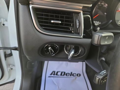 Used 2016 Porsche Macan S image 17